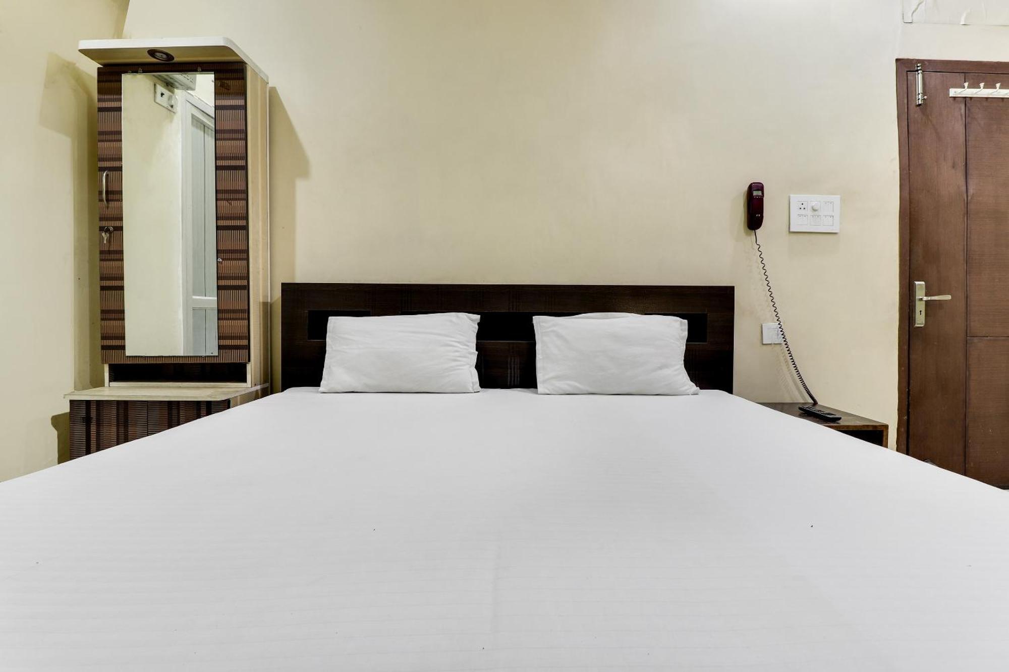 Spot On 40076 Hotel Sunny Bhairaun Ghāt Zewnętrze zdjęcie