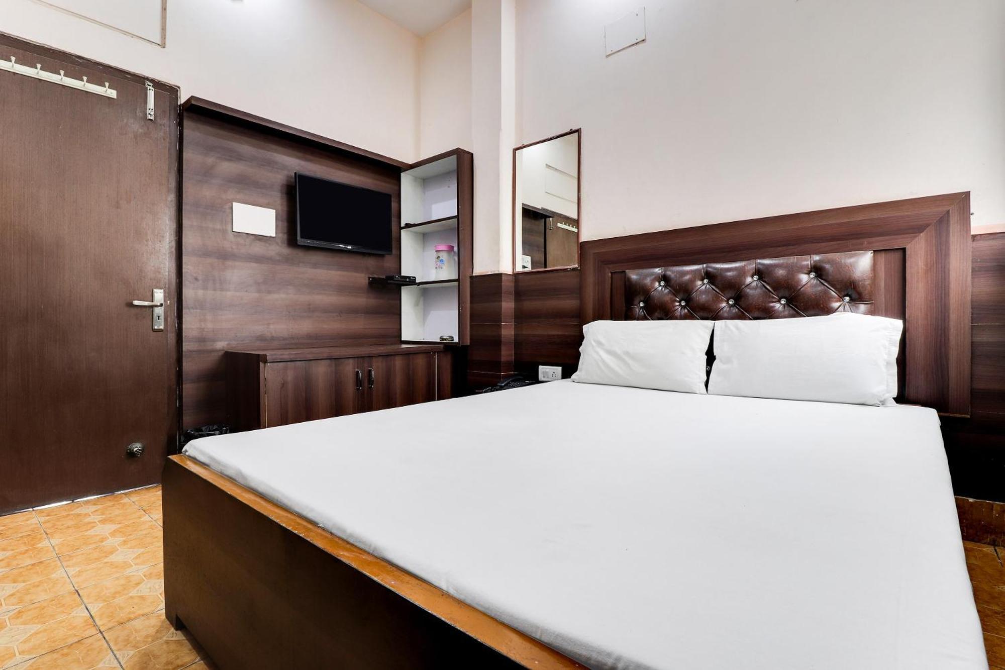Spot On 40076 Hotel Sunny Bhairaun Ghāt Zewnętrze zdjęcie