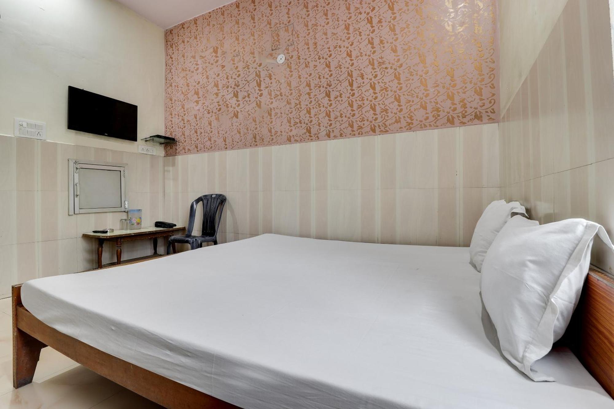 Spot On 40076 Hotel Sunny Bhairaun Ghāt Zewnętrze zdjęcie
