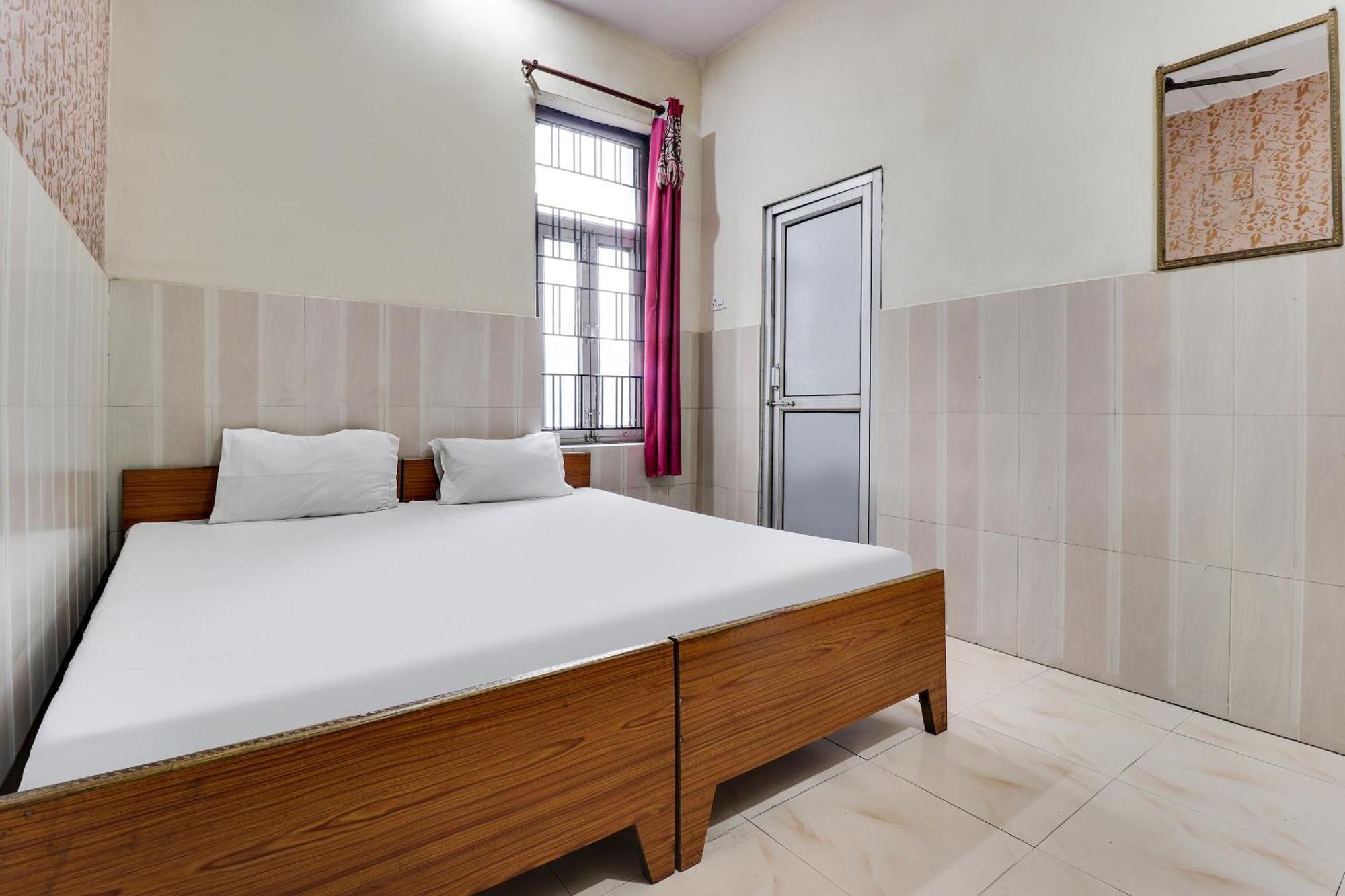 Spot On 40076 Hotel Sunny Bhairaun Ghāt Zewnętrze zdjęcie